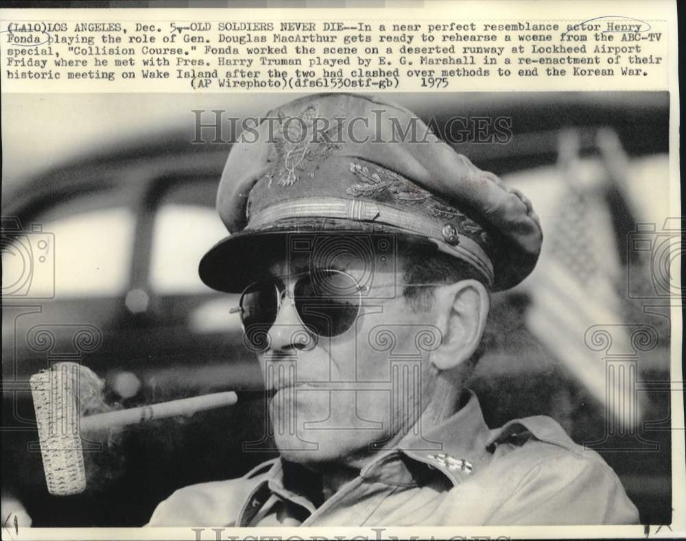 1975 Press Photo Henry Fonda in a scene from &quot;Collision Course.&quot; - nop92543- Historic Images