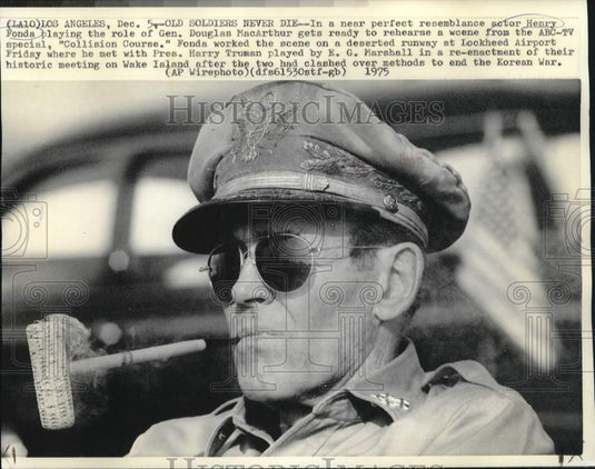 1975 Press Photo Henry Fonda in a scene from 