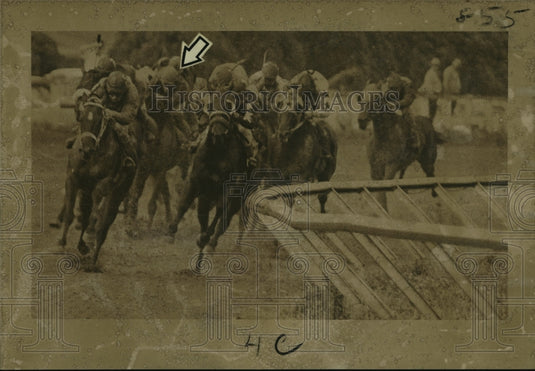 1971 Press Photo LeComte Handicap - Helio Rise Comes From Back to Win- Historic Images