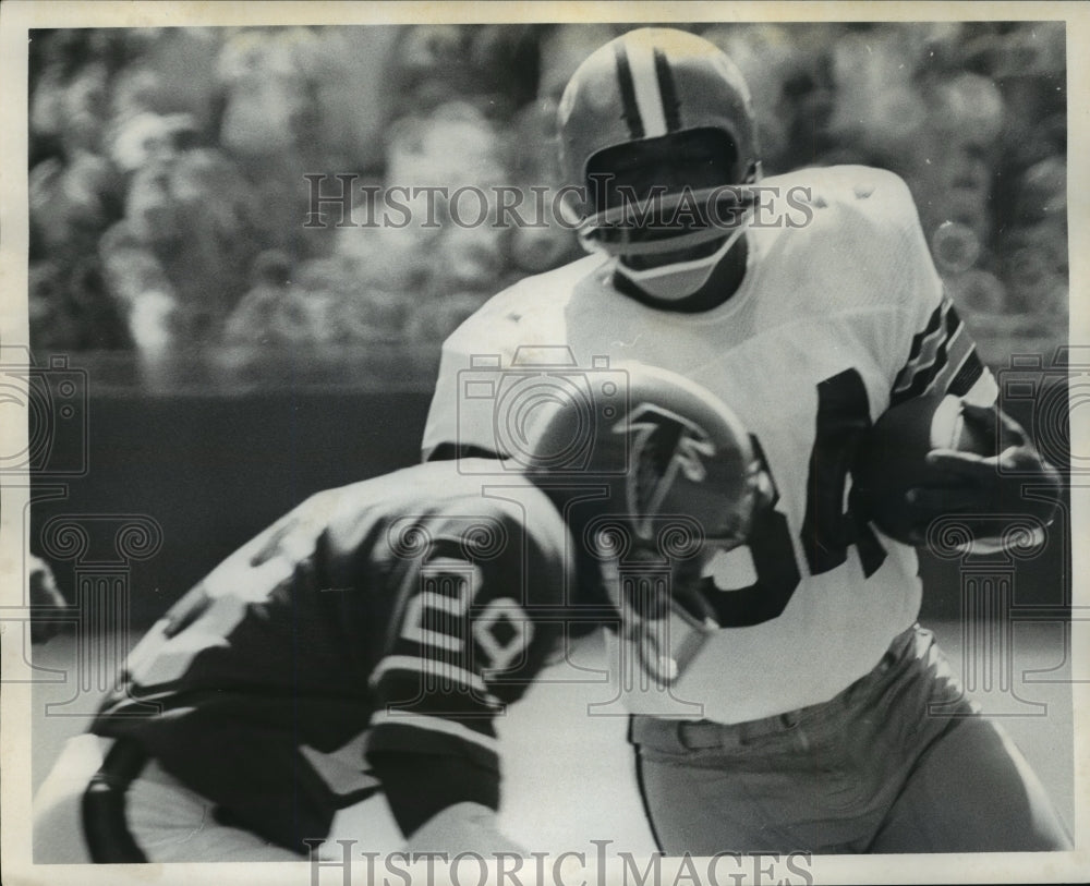 1974 Press Photo New Orleans Saints- Jess Phillips of the Saints with the ball.- Historic Images