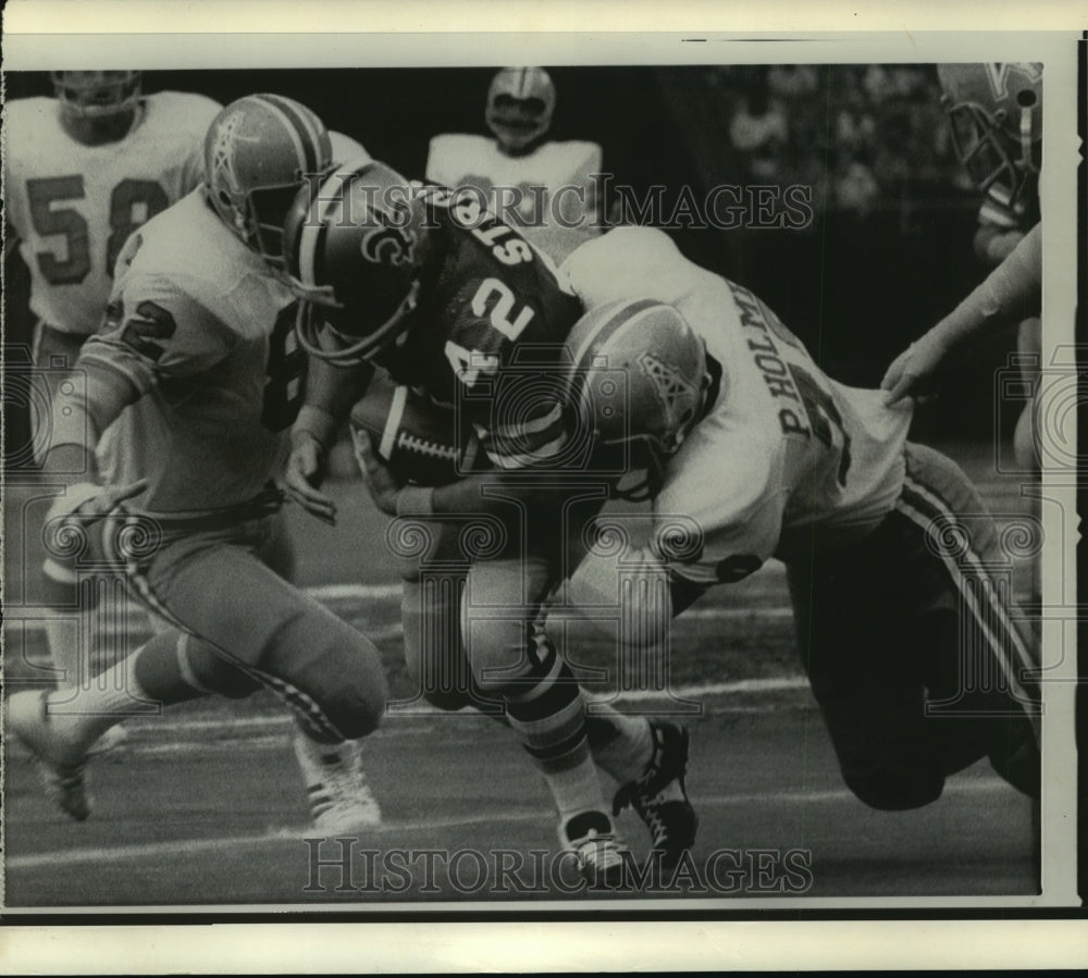 1972 Press Photo New Orleans Saints- Saints and Oilers on the field. - nos00561