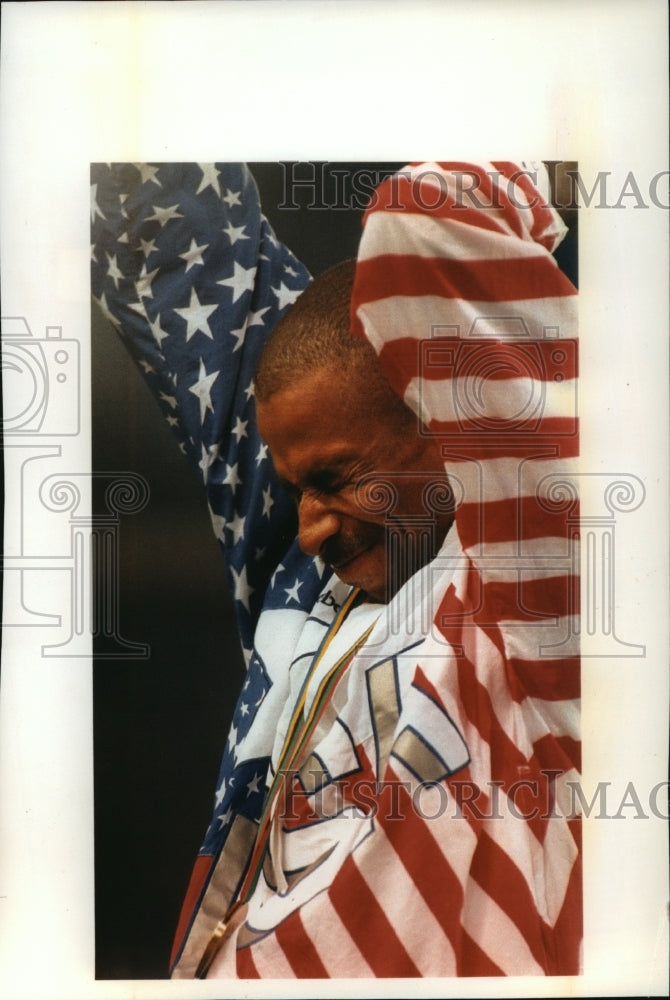 1992 Press Photo Olympics- Mike Conley after winning Gold Medal - nos01264- Historic Images