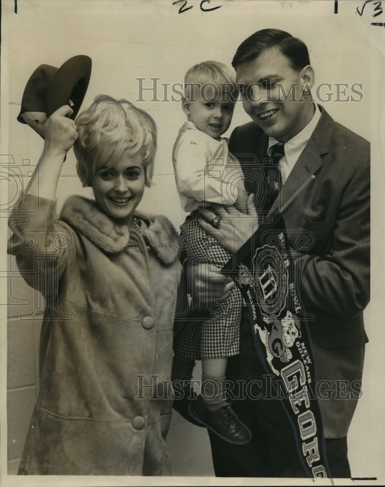 1969 Press Photo Sugar Bowl Georgia rooters in town Tuesday for Sugar Bowl.- Historic Images