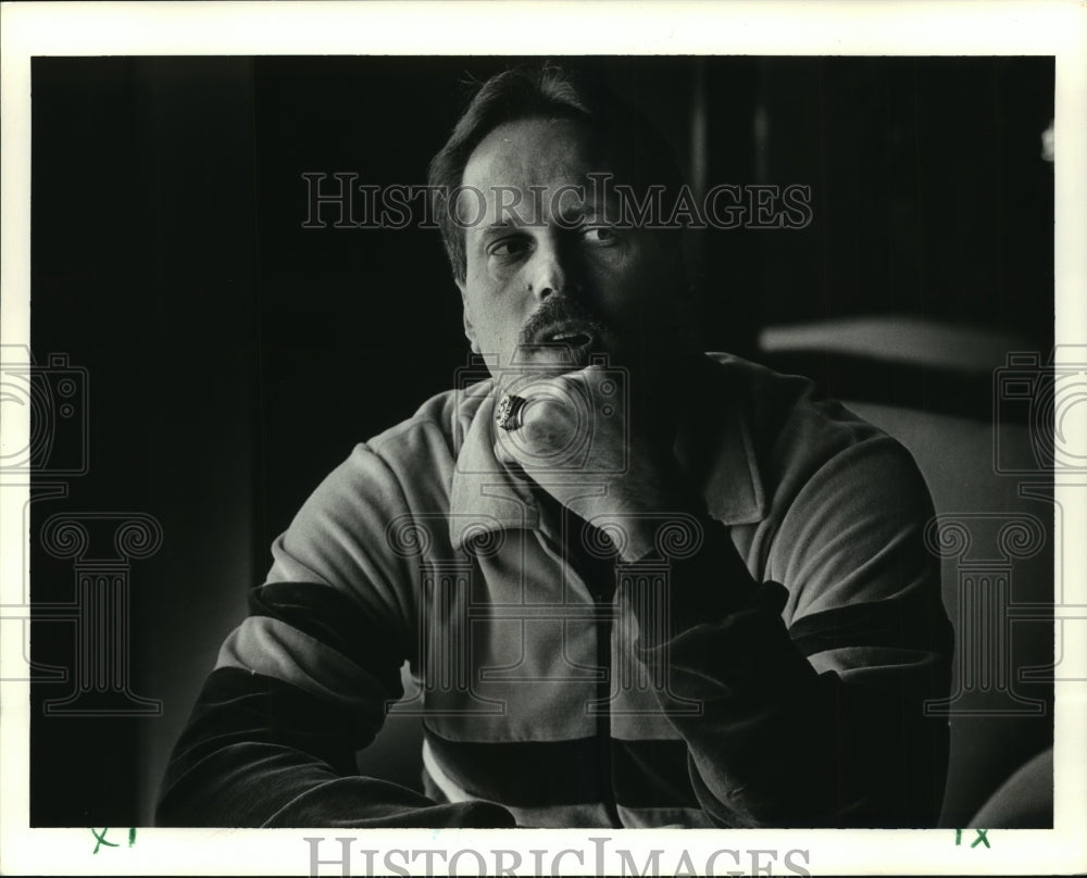 1987 Press Photo Football Mike Archer - nos01461- Historic Images