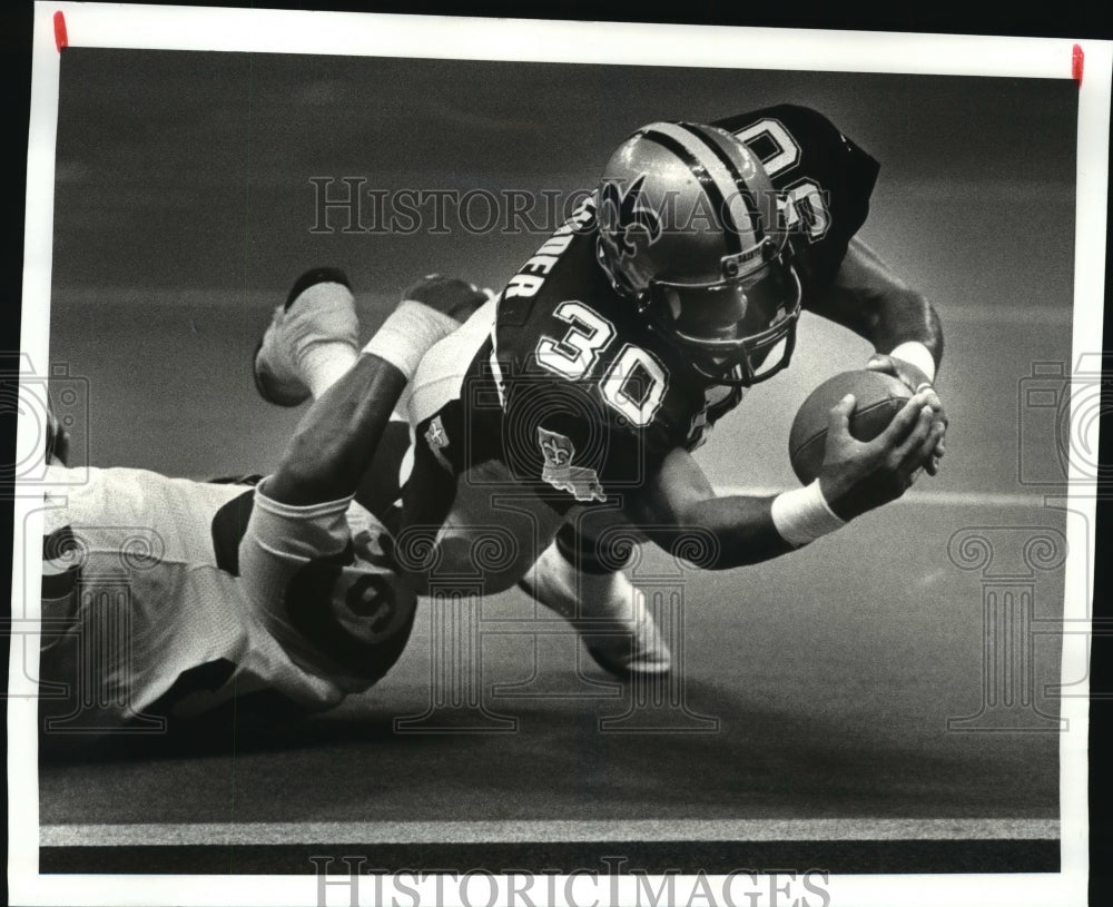 1987 Press Photo New Orleans Saints Football Player Vincent Alexander Scores- Historic Images