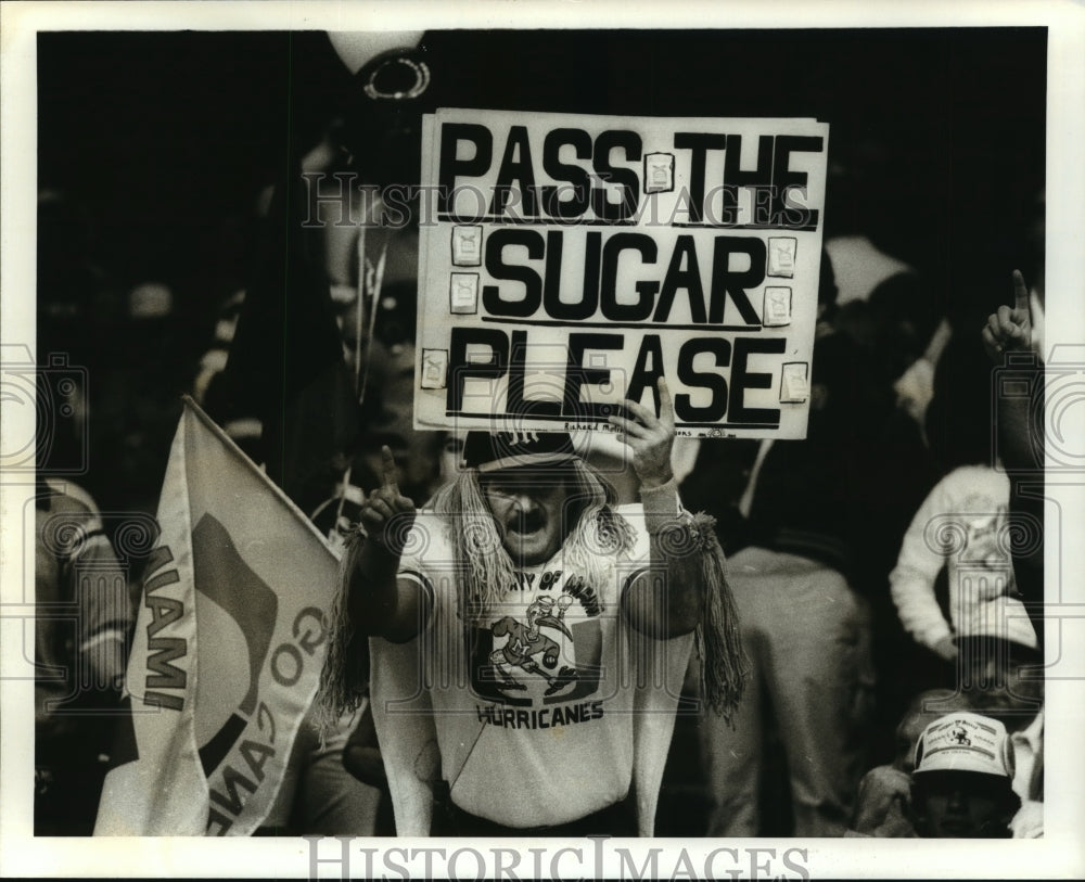 1986 Press Photo Sugar Bowl - Miami Hurricanes Fan, New Orleans - nos01736- Historic Images
