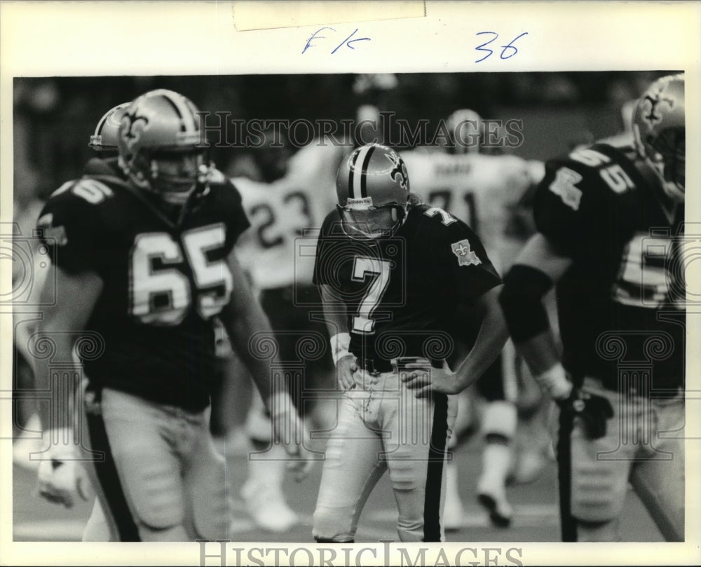 1989 Press Photo Saints&#39; Morten Andersen sulks after missing field goal- Historic Images