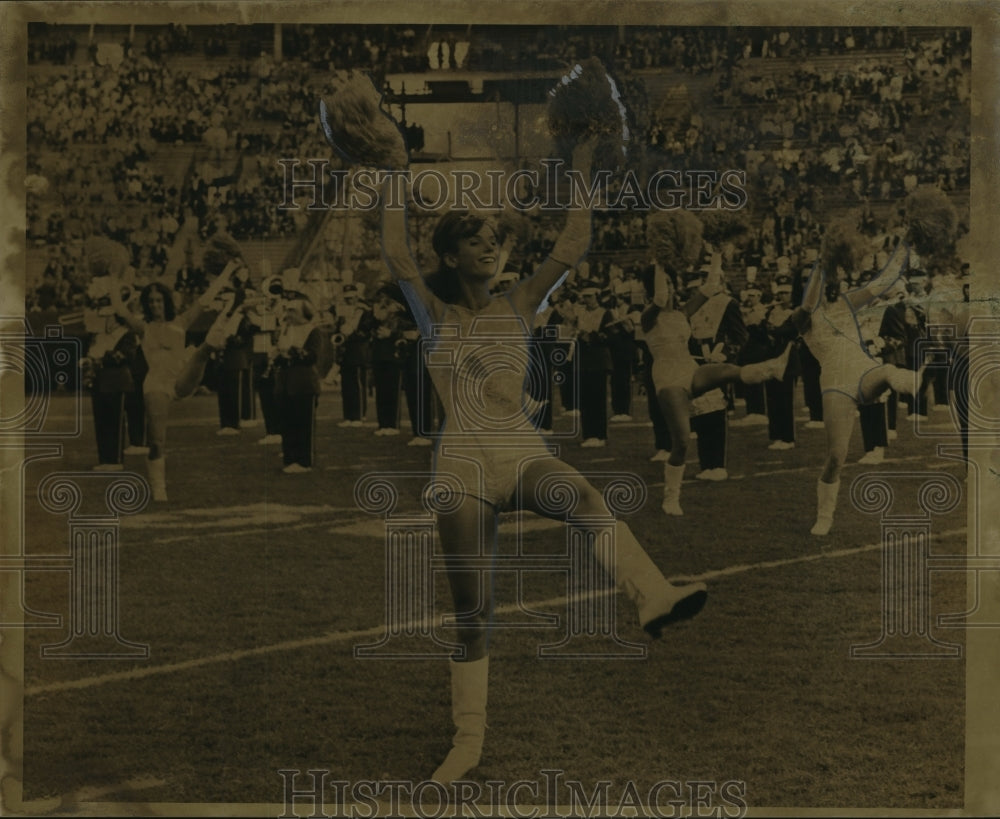 1966 Press Photo Performers during Sugar Bowl Halftime - nos01864- Historic Images