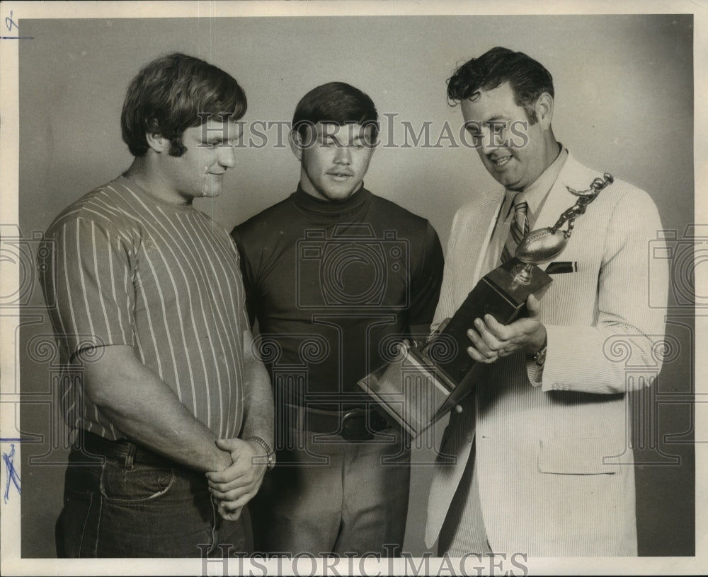 1971 Press Photo Rick Kingrea &amp; David Abercrombie winners of Athlete of the Year- Historic Images