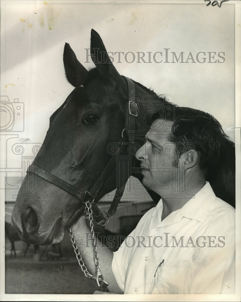 1970 Press Photo Horse Racing - Joey Bob with Trainer L. Roloideauy Jr.- Historic Images