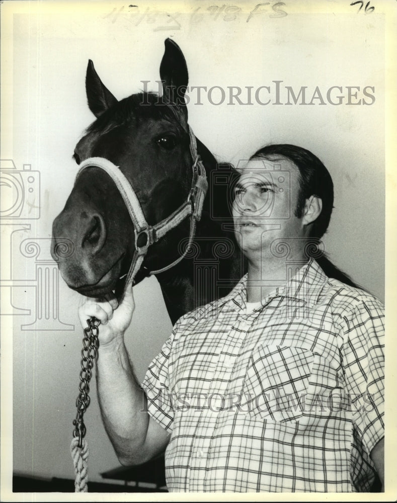 1979 Press Photo Horse Racing Trainer Dan Dettwiller Jr with Junior Goal- Historic Images