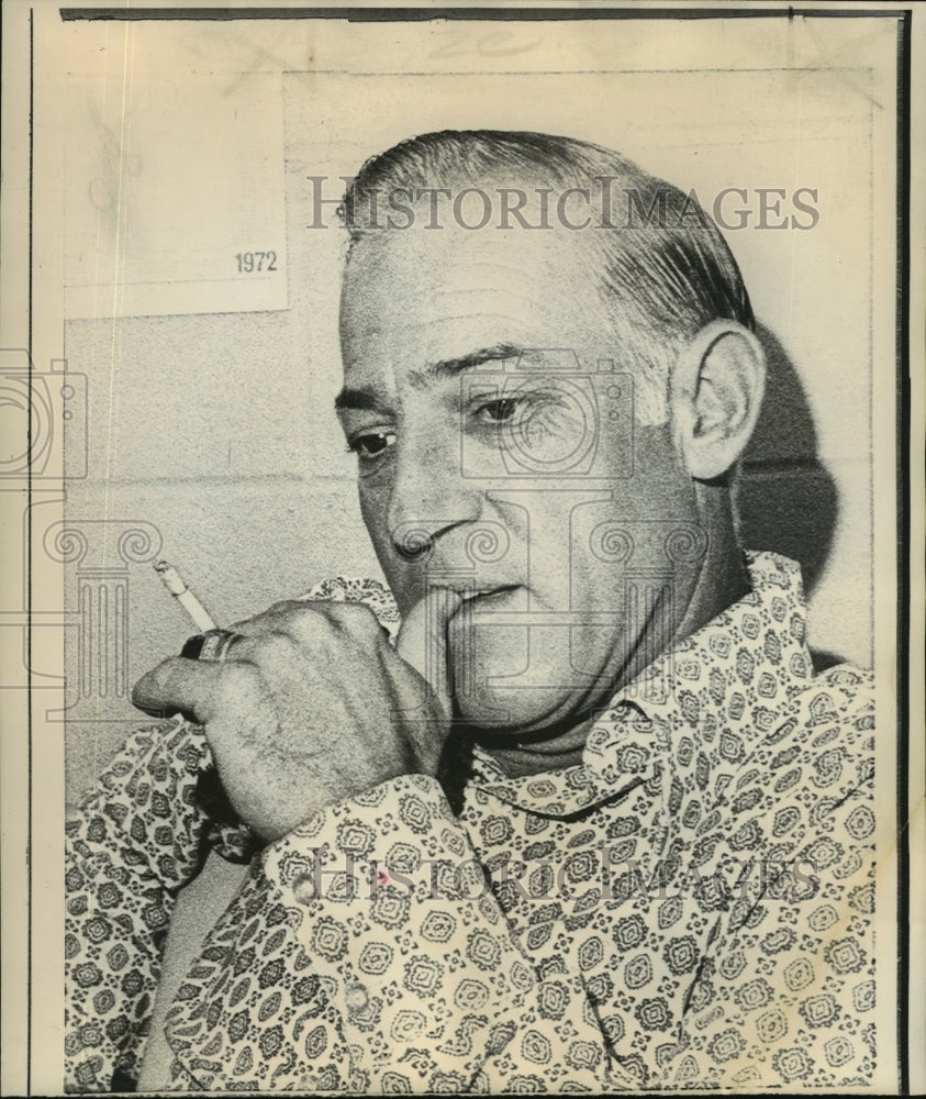 1972 Press Photo George Anderson of Reds awarded with National League Manager- Historic Images