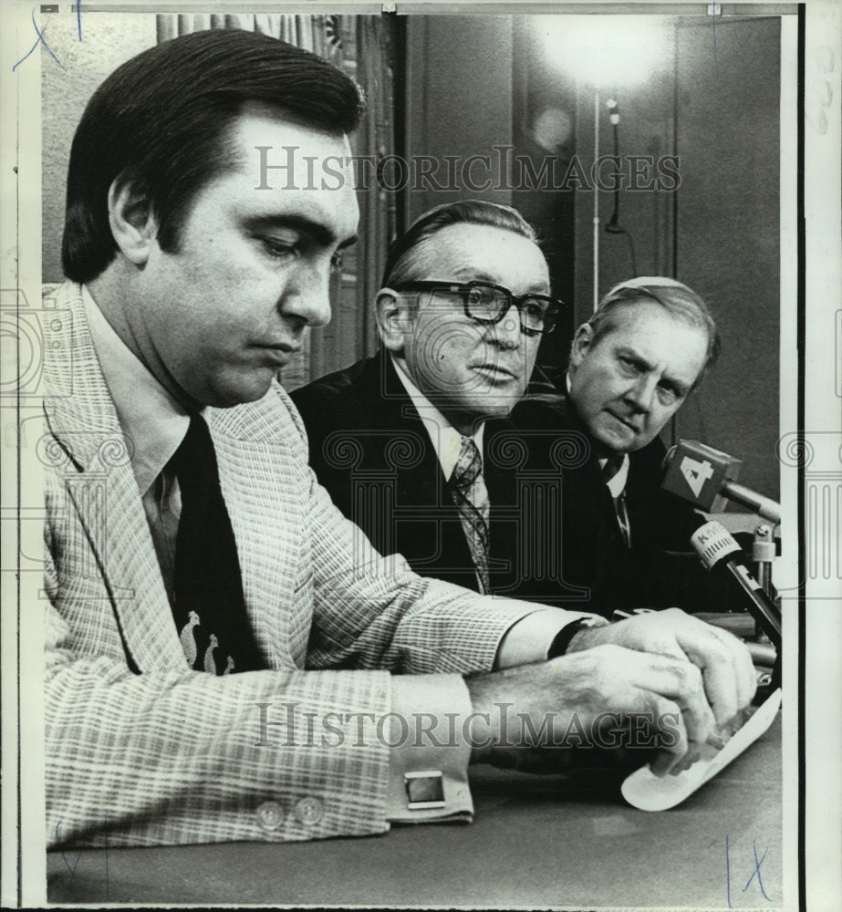 1973 Press Photo Kansas City National Hockey League delegates at conference- Historic Images