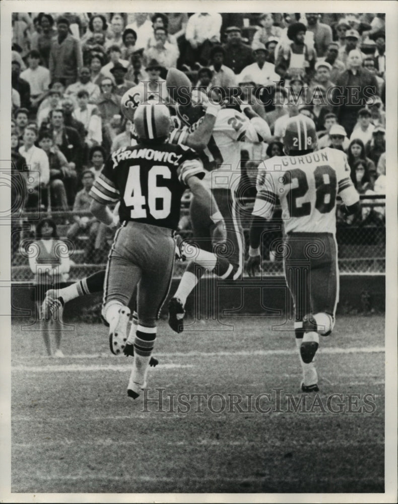 1973 Press Photo Football Player Dan Abramowicz Runs Down Field - nos02269- Historic Images