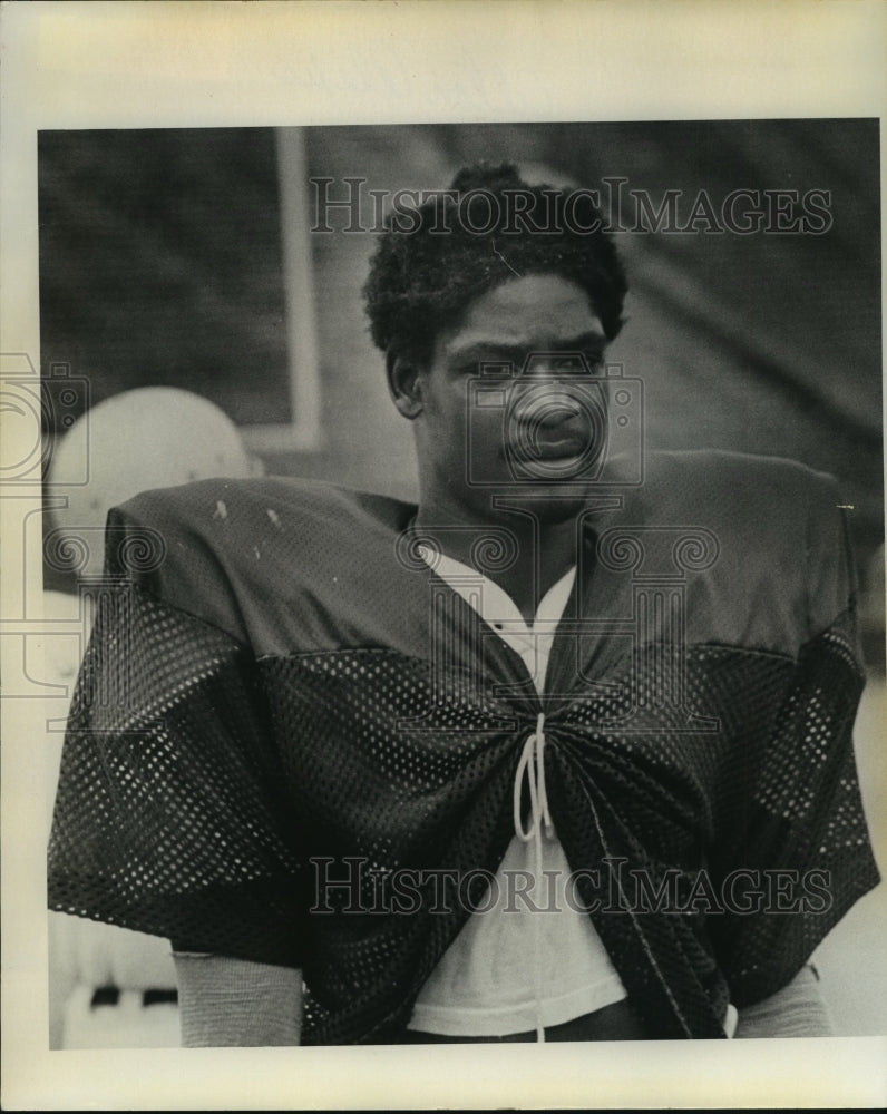 1976 Press Photo Football Player Alton Alexis - nos02366- Historic Images