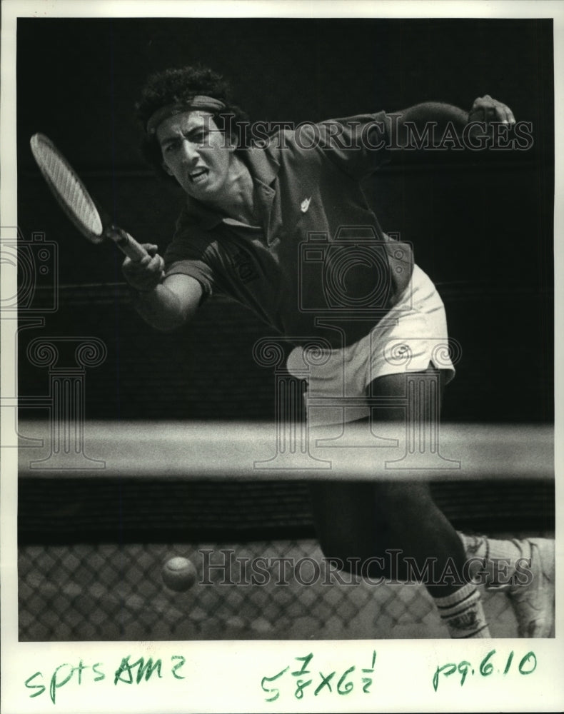 1984 Press Photo Ricardo Acioly at Metro Tennis Tournament at Tulane University- Historic Images