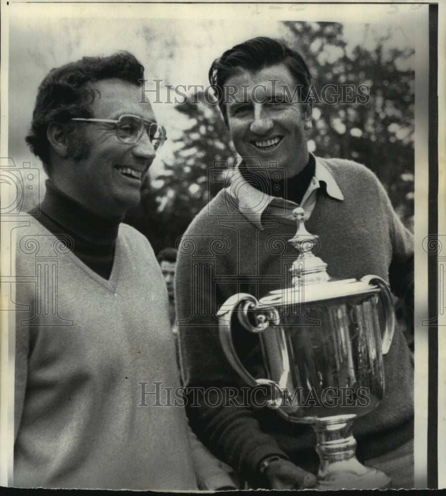 1972 Press Photo Golfers George Archer and Tommy Aaron at Greensboro Open- Historic Images