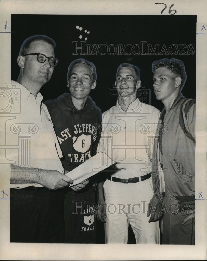 1965 Press Photo Paul Arsuaga, East Jefferson Track Athlete with Others- Historic Images