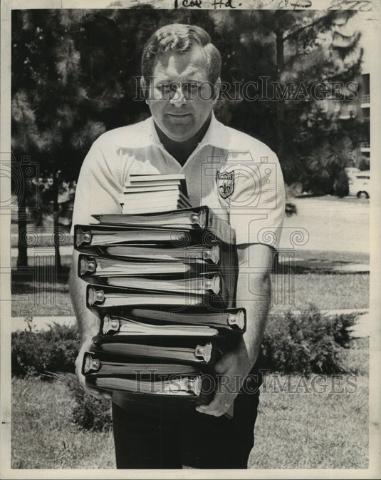 1973 Press Photo Lynn Amadee, New Orleans Saints Offensive Coach in Hattiesburg- Historic Images