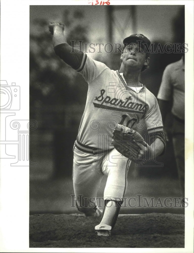 1986 Press Photo Baseball - Ecole Classique Spartan Pitcher Clayton Bellow- Historic Images