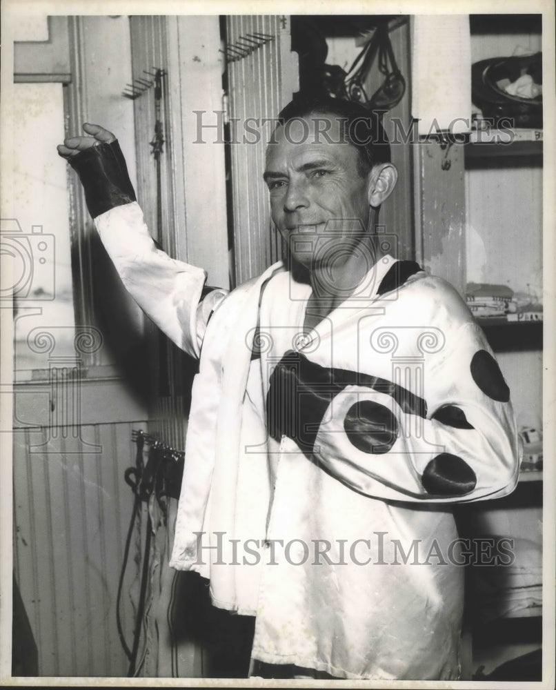 Press Photo Horse Racing - R.L. Baird, Veteran Huntsville Texas Rider- Historic Images