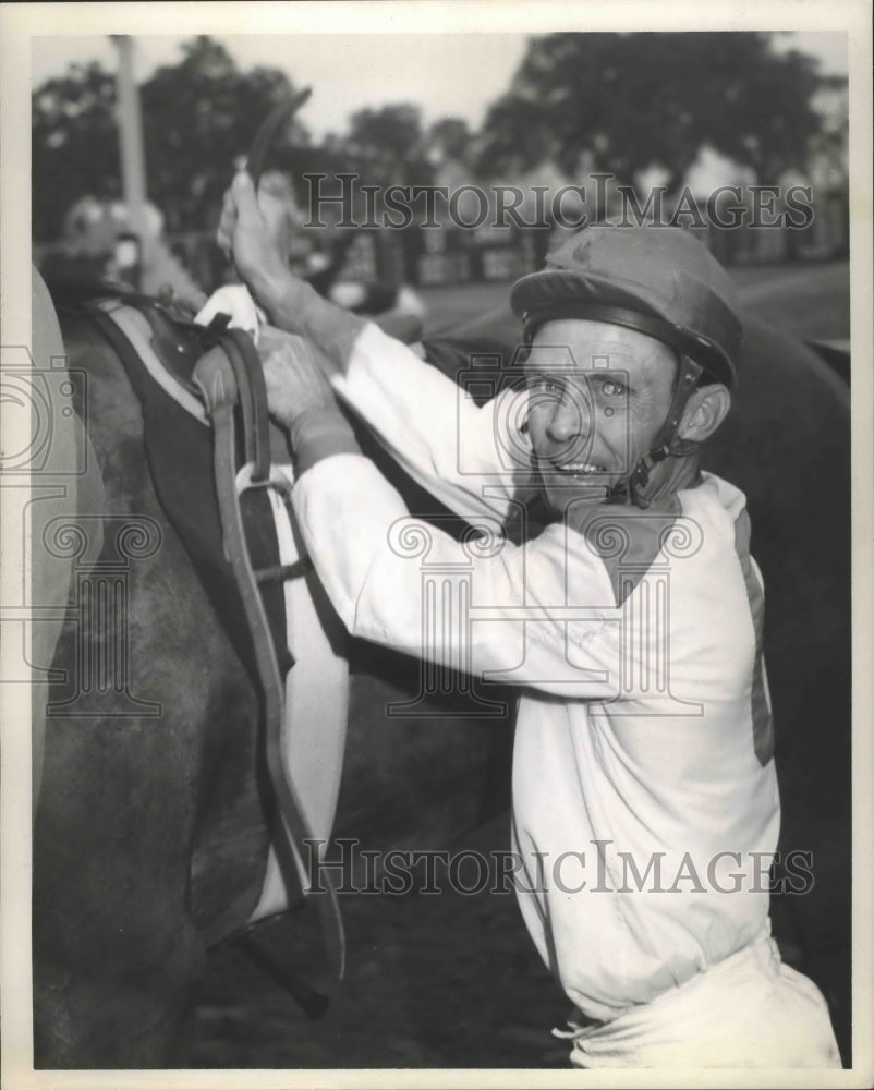 Press Photo Horse Racing - Jockey R.L. Baird with Horse at Fairgrounds- Historic Images