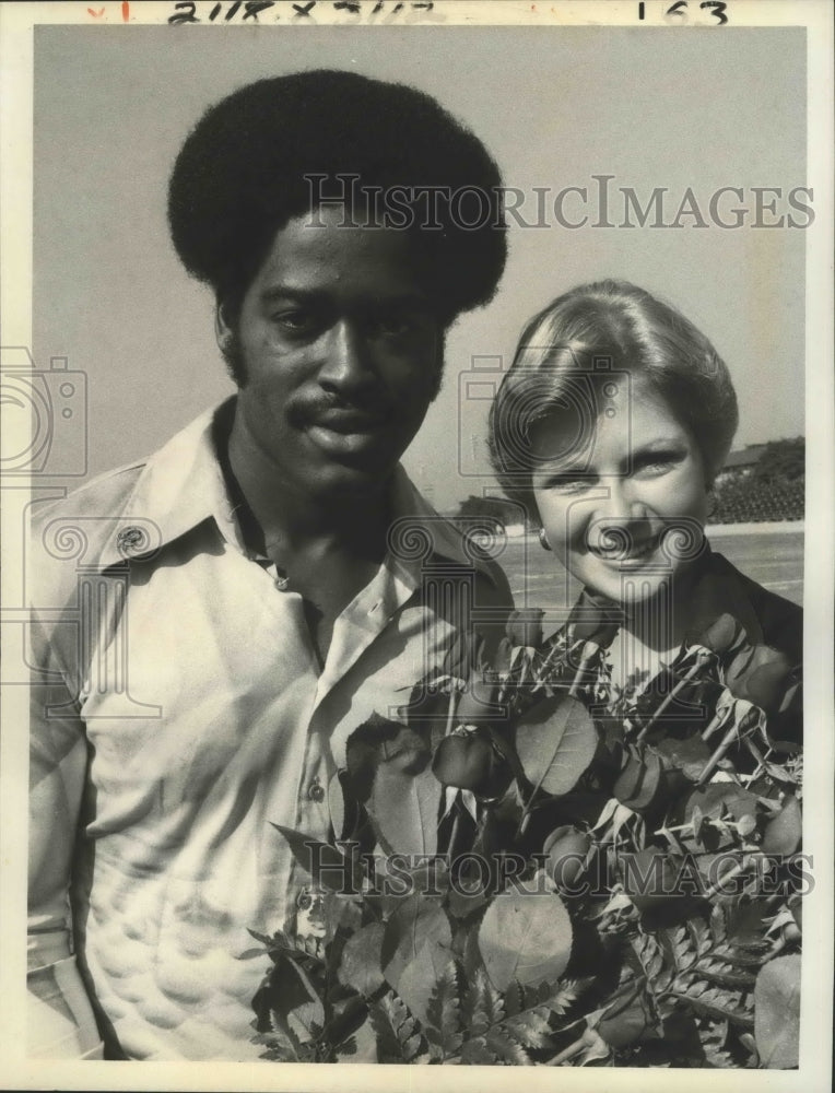 1977 Press Photo Singer Ricky Bell with Unidentified Woman - nos03344- Historic Images