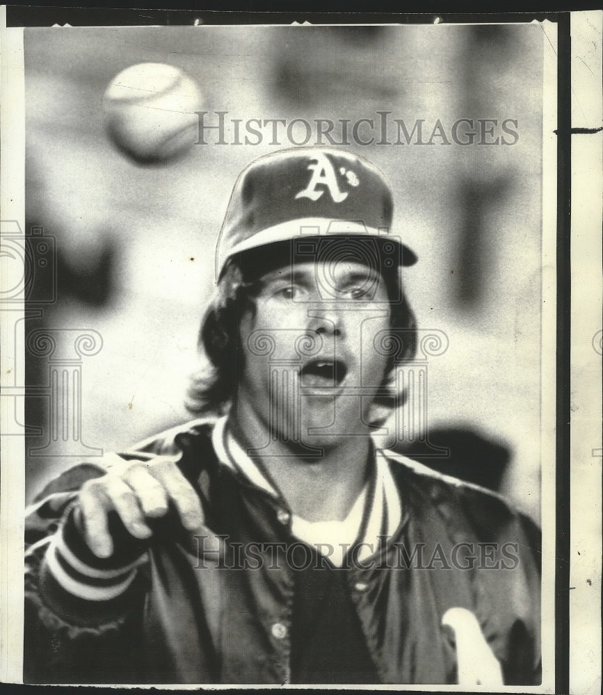 1973 Press Photo Mike Andrews, Oakland Athletic Baseball Player at Shae Stadium- Historic Images