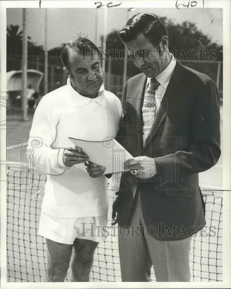 1972 Press Photo Roy Bartlett II, Former Tennis Champion with Buddy Broussard- Historic Images