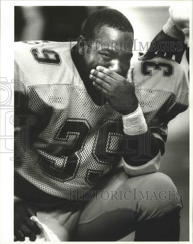 1985 Press Photo Football Player Crouches Down at Bayou Classic Game - nos03611- Historic Images