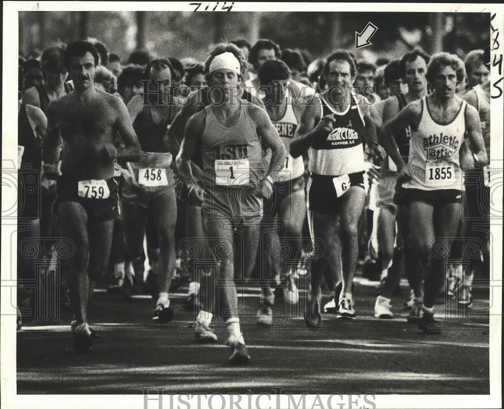 1981 Press Photo Bobby Beck, Louisiana State University Runner Leads Race- Historic Images