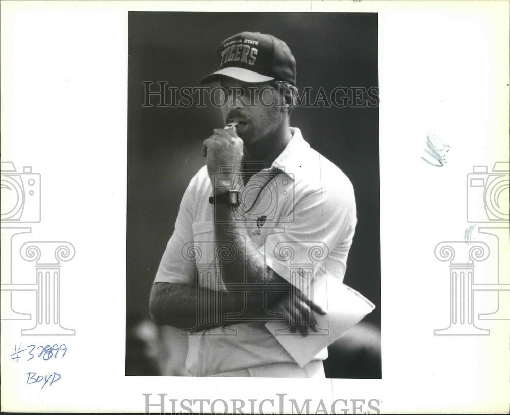 1990 Press Photo Mike Archer, Louisiana State Tigers Coach - nos03914- Historic Images