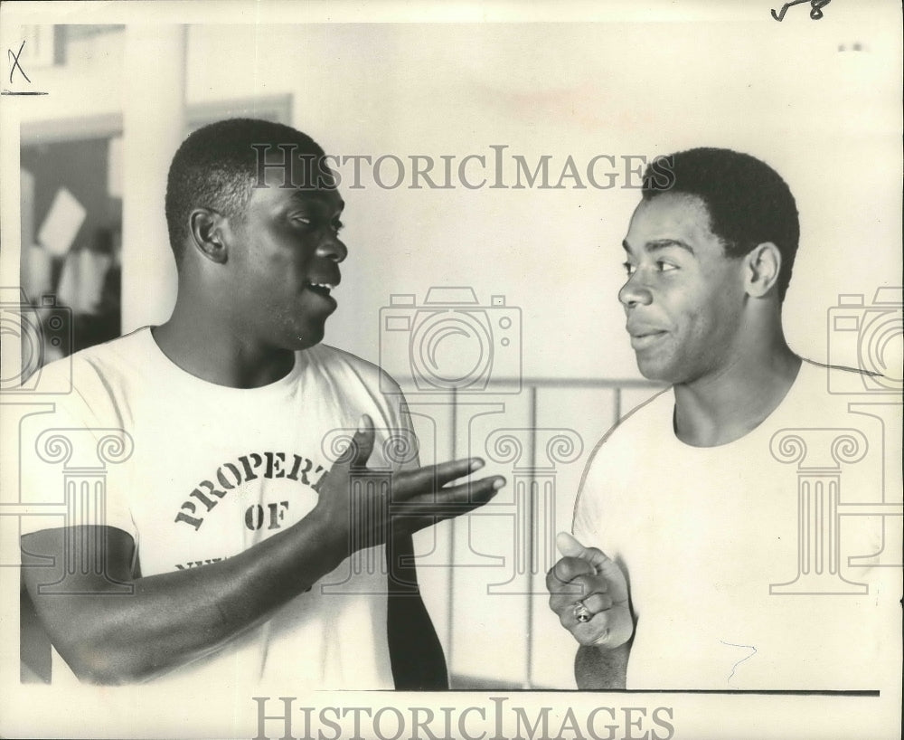 Press Photo Tony Baker, Football Player - nos04093- Historic Images