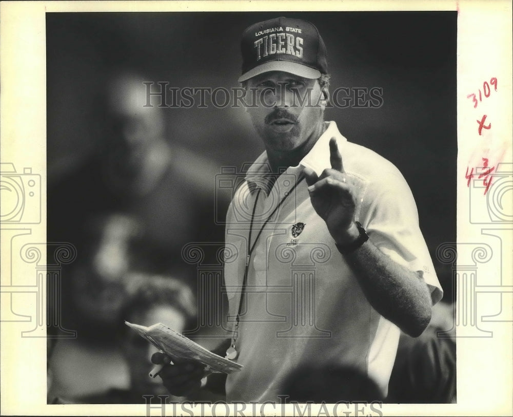 1990 Press Photo Mike Archer, Louisiana State Football at Practice- Historic Images