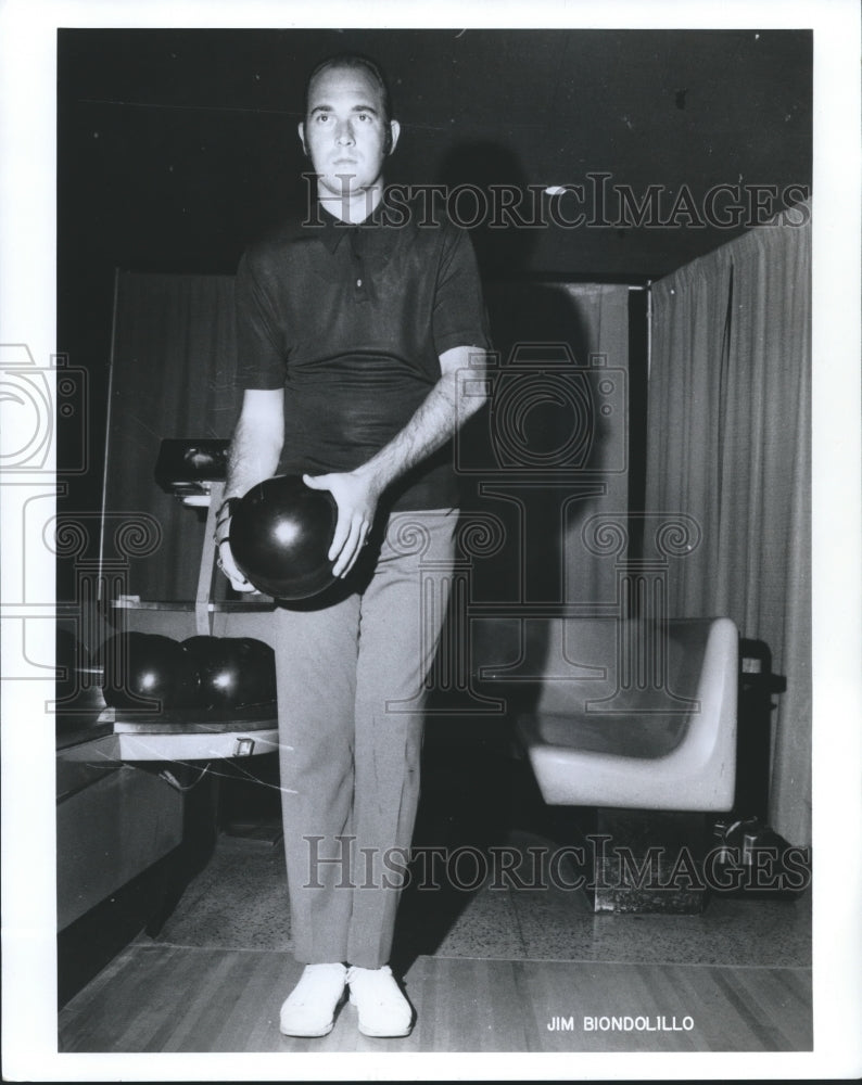 1971 Press Photo Jim Biondolillo, Professional Bowler at Lanes - nos04328- Historic Images