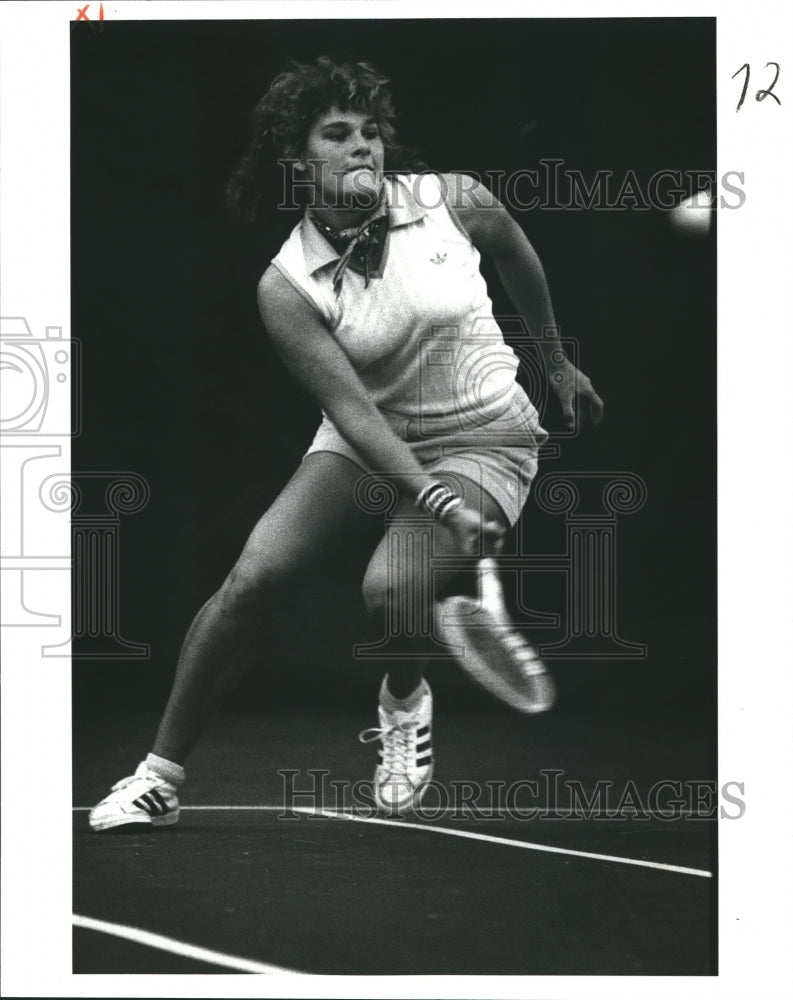 1981 Press Photo Andrea Bobby, Tennis Player at Holmes-Kodel Mix Doubles Match- Historic Images