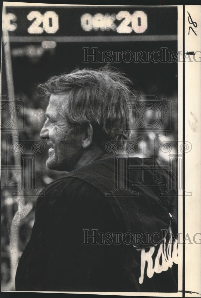 1971 Press Photo George Blanda, Raiders Football Player at Game - nos04469- Historic Images