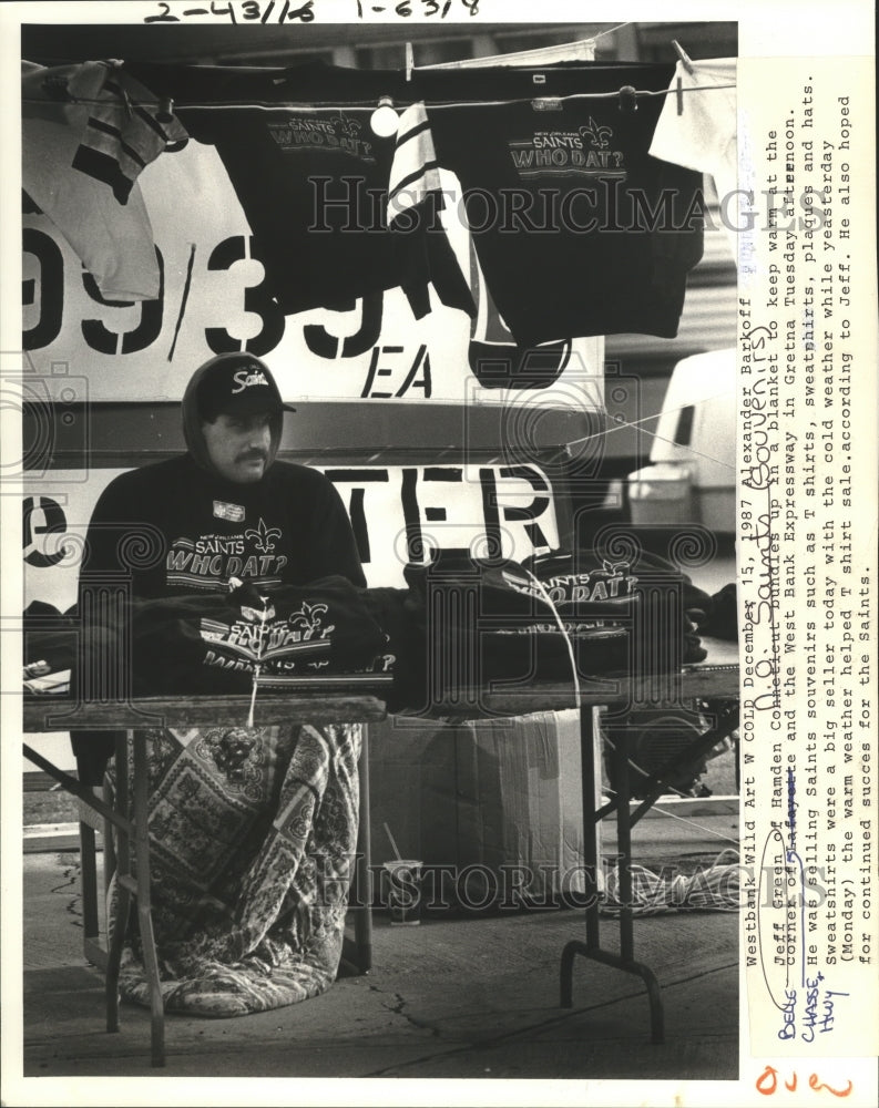 1987 Press Photo Jeff Green, Saints Souvenir Salesman on Bell Chase Highway- Historic Images