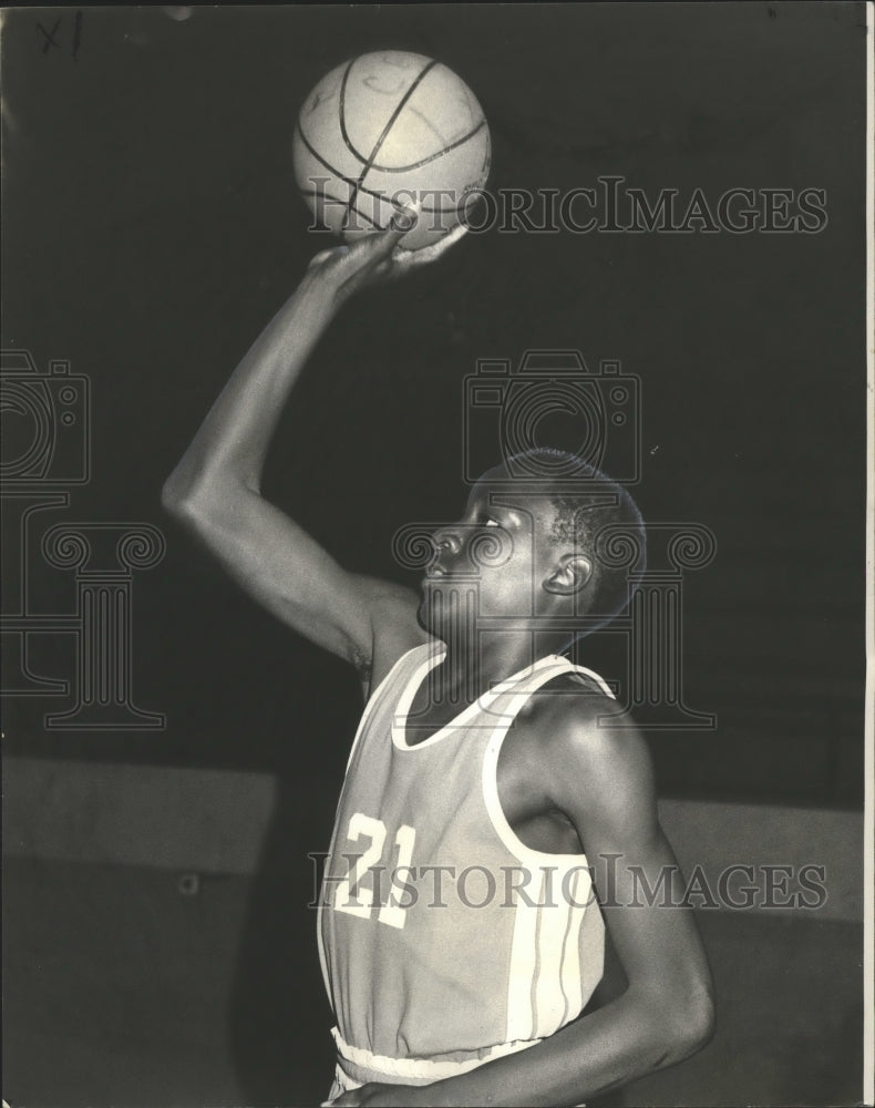 1974 Press Photo Armstead Boniface, Uptown All-Stars Basketball Player- Historic Images