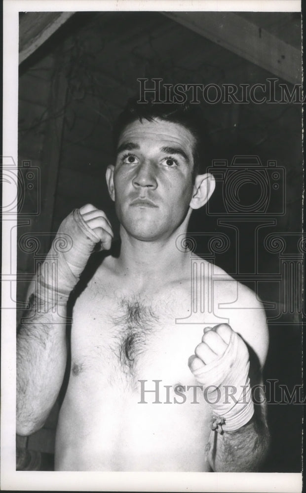 Press Photo Boxing - Francis Brandstetter with Wrapped Hands - nos05029- Historic Images