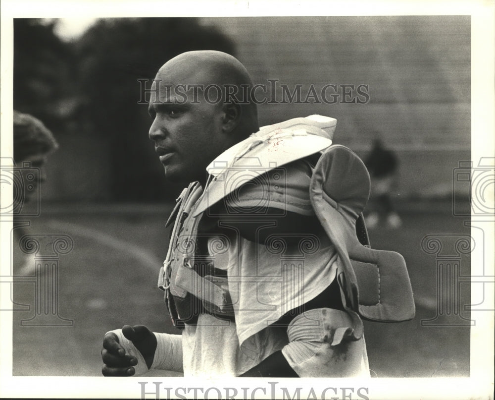 1984 Press Photo Football Player Dalvin Benn - nos05191- Historic Images