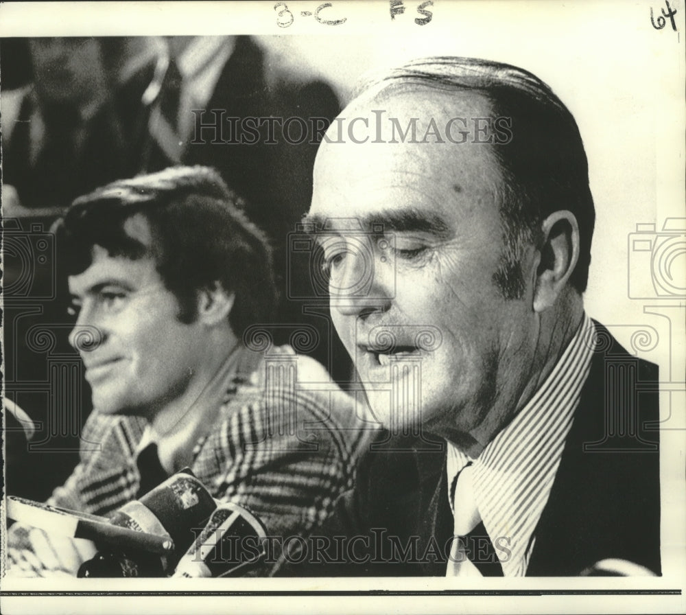 1972 Press Photo Phil Bengtson, New England Patriot&#39;s Football Coach - nos05234- Historic Images