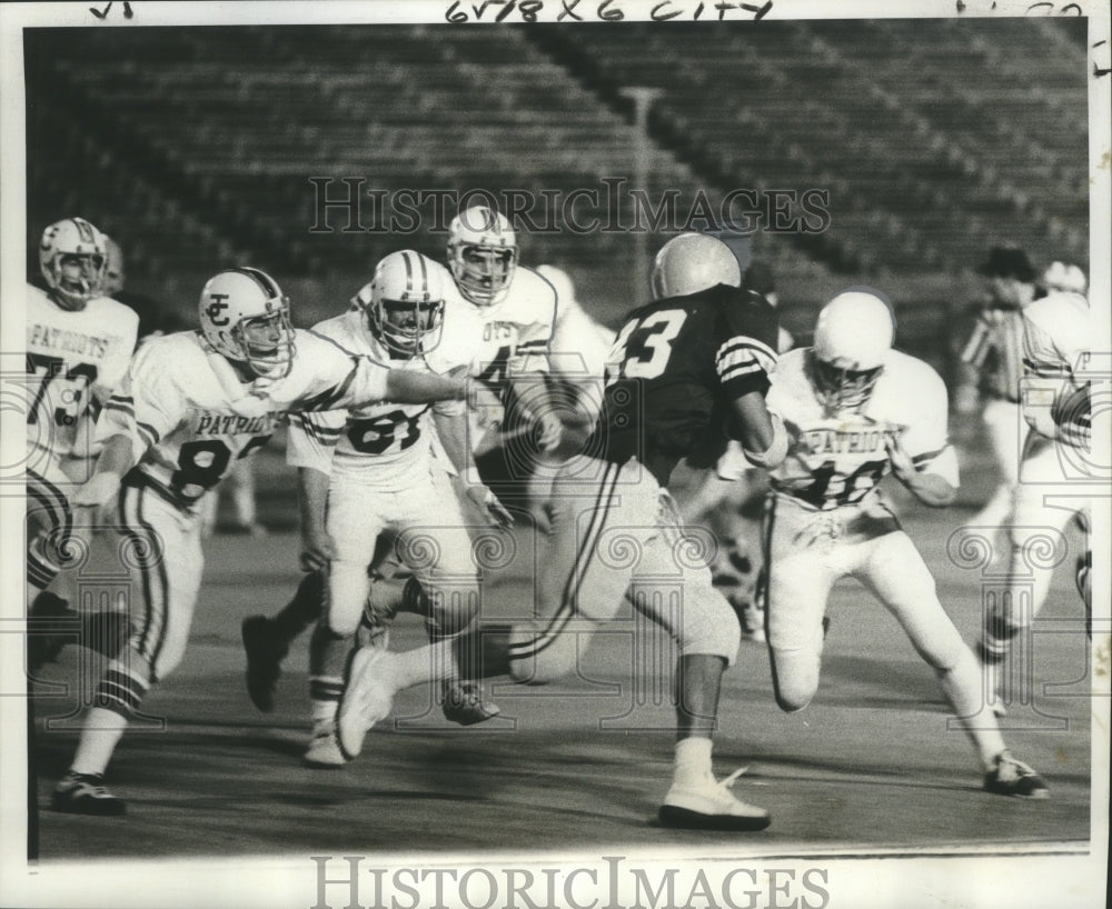 1977 Press Photo Mack Boatner, White Castle Football Player at Tulane Stadium- Historic Images