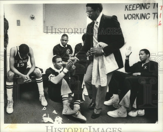 1983 Press Photo John Brass, Saint James Basketball Coach with Players- Historic Images