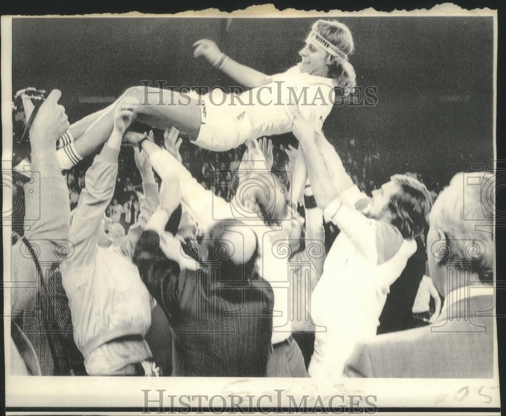 1975 Press Photo Tennis Player Bjorn Borg Raised in the Air at Celebration- Historic Images