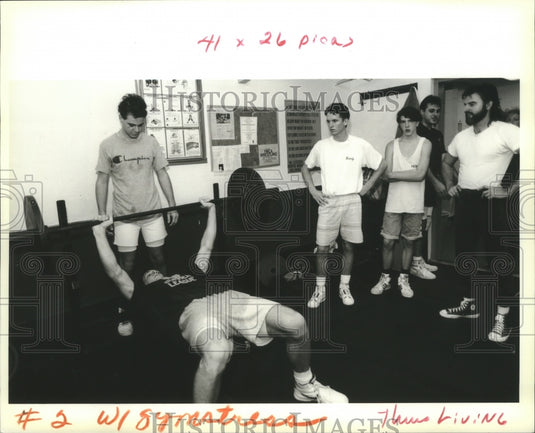 1990 Press Photo Kenny Bizot Lifts Weights at Metairie YMCA with On Lookers- Historic Images
