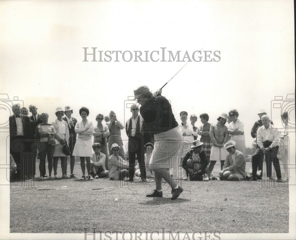 1968 Press Photo Golfer Patty Berg - nos05425- Historic Images