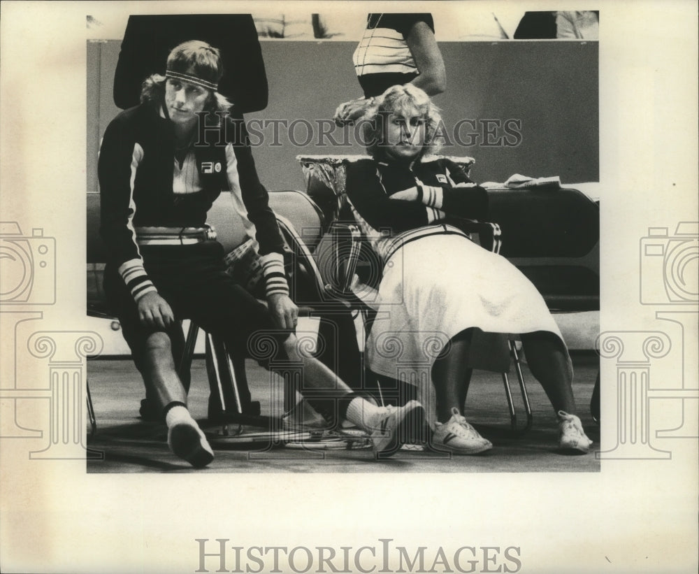 1977 Press Photo Tennis Player Bjorn Bog on the Sidelines - nos05597- Historic Images