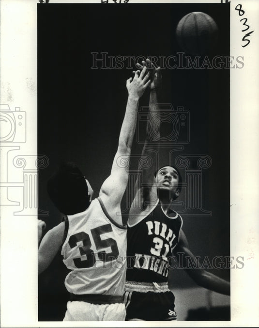 1982 Press Photo Basketball - St. Augustine's Lemuel Clanton Reaches for Ball- Historic Images