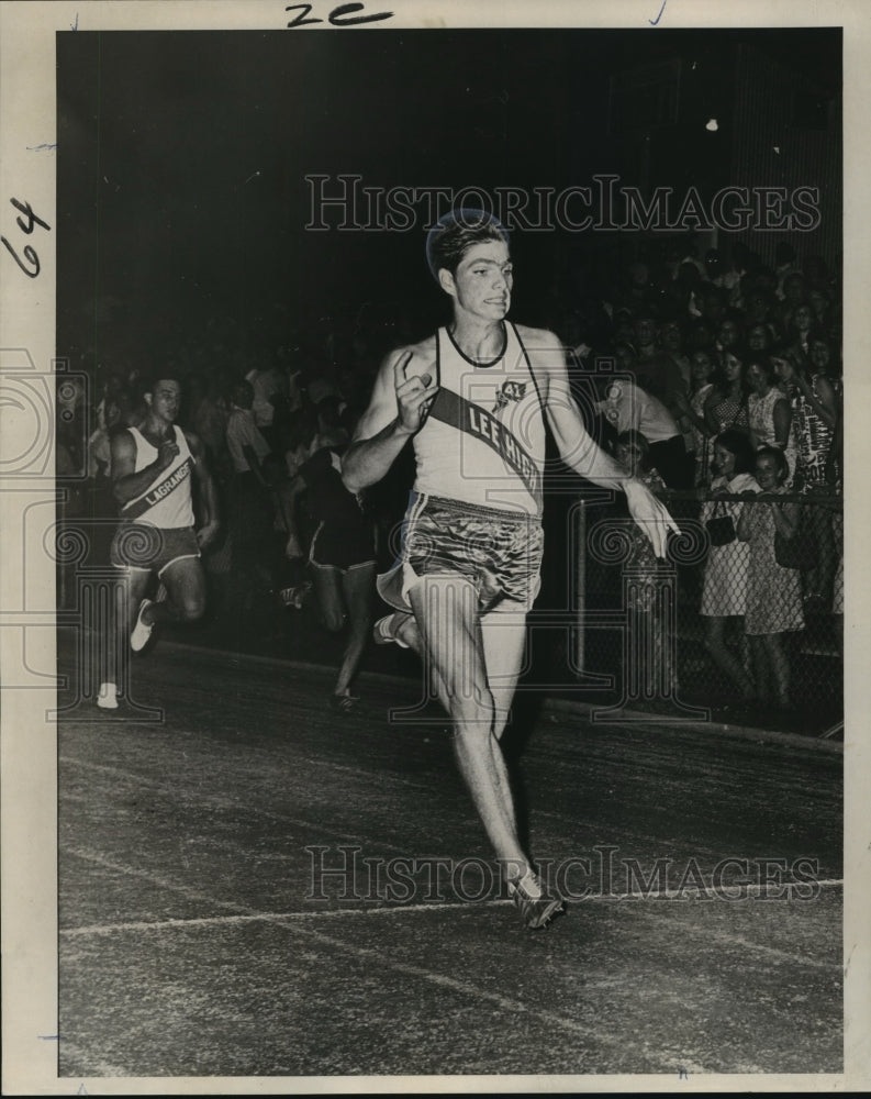 1968 Press Photo Al Coffee, Rober E. Lee High School Track Runner at Meet- Historic Images